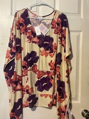 LuLaRoe Shelby Lightweight Poncho in Cream, Purple, Pink 18-26 XL